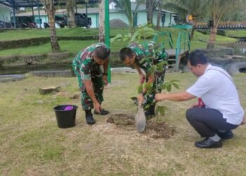 Dukung Program Penghijauan, Yonif Raider 754/ENK Tanam 900 Pohon