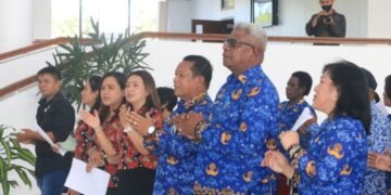Pdt. Vonny Pelupesy Ajak Semua Pegawai di Lingkup Pemkab Mimika Memuji Tuhan Setiap Waktu