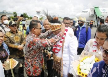 Pj Bupati Mappi  Hadiri Penjemputan Pj Gubernur Papua Selatan di Merauke