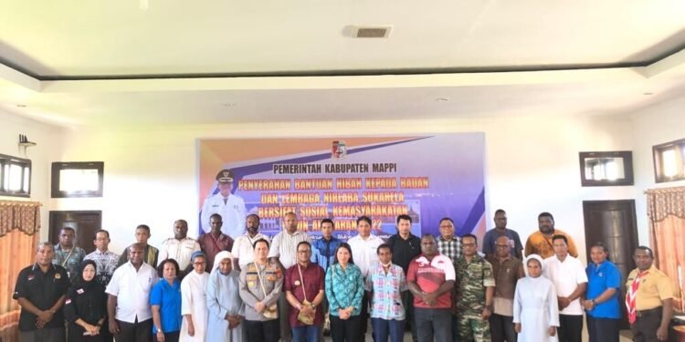 25 Lembaga dan Organisasi Terima Bansos dan Hibah dari Pemkab Mappi, Michael Gomar Pesan Manfaatkan dan Pertanggungjawabkan dengan Baik