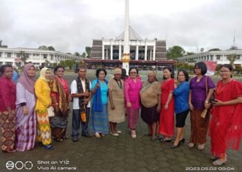 Busana Adat dari Berbagai Daerah di Indonesia Warnai Upacara Peringatan Hardiknas di Timika