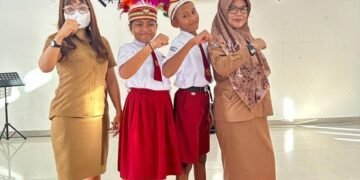 Dua Murid SD Inpres Koperapoka 1 Juarai Lomba Pidato dan Baca Puisi yang Digelar Disdik Mimika