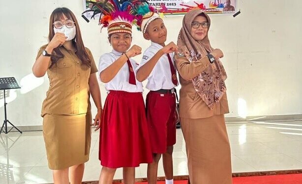 Dua Murid SD Inpres Koperapoka 1 Juarai Lomba Pidato dan Baca Puisi yang Digelar Disdik Mimika