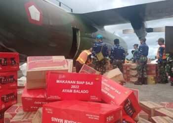 Panglima TNI Kirim 5,5 Ton Bantuan Bahan Makanan untuk Masyarakat di Kabupaten Puncak, Papua Tengah