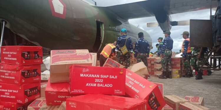 Panglima TNI Kirim 5,5 Ton Bantuan Bahan Makanan untuk Masyarakat di Kabupaten Puncak, Papua Tengah