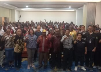 Lepaskan 97 Pelajar OAP Program Beasiswa Adem ke Enam Kota Studi, Ausilius You Pesan Hindari Pergaulan Bebas