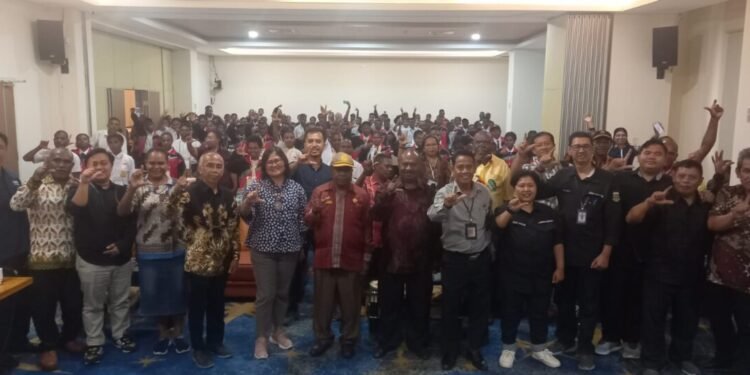 Lepaskan 97 Pelajar OAP Program Beasiswa Adem ke Enam Kota Studi, Ausilius You Pesan Hindari Pergaulan Bebas