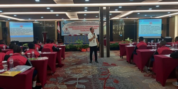 Setelah Mengikuti Pembekalan, 97 OAP yang akan Melanjutkan SMA di Luar Papua Melaui Program Beasiswa Adem Diharapkan Lebih Yakin dan Percaya Diri