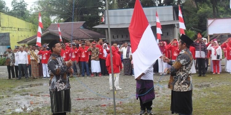 Keluarga Besar Trans Lokal SP3 Mimika Gelar Upacara Bendera Peringatan HUT RI ke-78, Inspektur Upacara Pesan Semua Warga Bertanggung Jawab Jaga Keutuhan NKRI