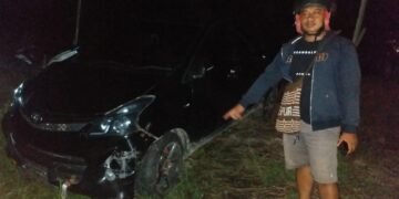 Mobil Avansa Hitam yang Terparkir Berhari-hari di Pinggir Kebun Warga SP1, Ternyata Ditinggalkan Pemilik karena Cekcok dengan Pasangannya