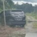 Sebuah Mobil Avansa Hitam Sudah Terparkir Tiga Hari di Pinggir Kebun Warga SP 1, Pemiliknya Tidak Diketahui
