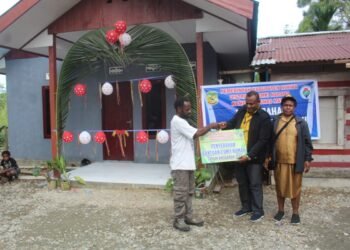 Pemkam Tunas Matoa Serahkan Dua Unit Rumah Layak Huni kepada Warga