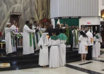 18 Pastor Pimpin Misa Syukur Kebebasan Johannes Rettob dari Jeratan Hukum