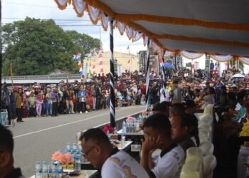 Warga Membludak di Event Internasional Pertama Kali di Timika, Mimika Dance Carnival