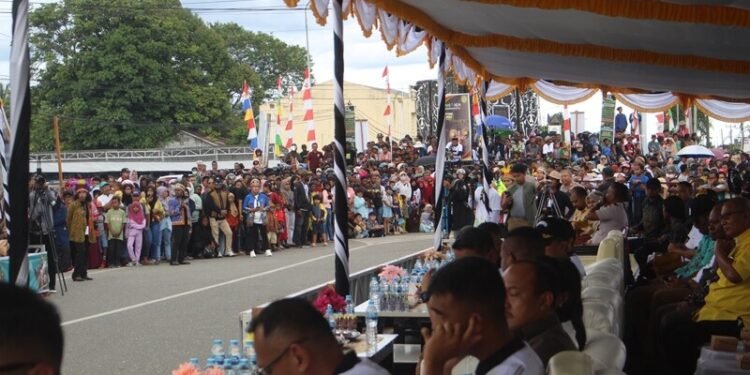 Warga Membludak di Event Internasional Pertama Kali di Timika, Mimika Dance Carnival