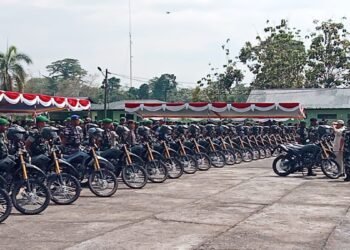 Prabowo Subianto Serahkan 79 Sepeda Motor Trail Untuk Babinsa di Timika