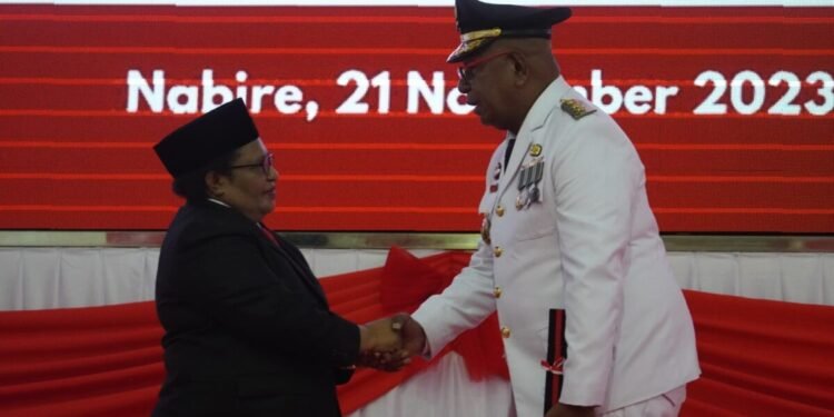Dihadiri Ketua DPRD, Johannes Rettob Resmi Diaktifkan Kembali sebagai Wakil Bupati Mimika