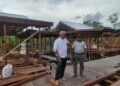 Tinjau Perumahan Rakyat Suku Kamoro di Pomako, Wabup Mimika Minta Dinas Terkait Tingkatkan Pengawasan