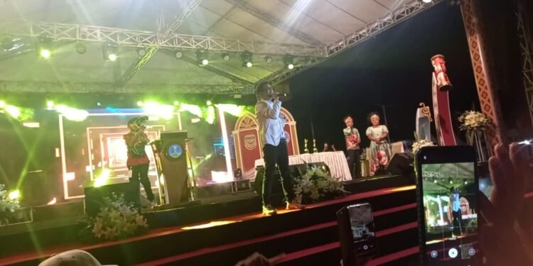 ‘Opening Ceremony’ Pesparani II Mimika Berlangsung Meriah, Sekjen Keuskupan Timika Ucapkan Terima Kasih kepada Pemkab