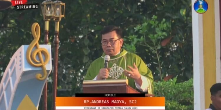 Sekjen Keuskupan Timika Ajak Semua Paroki di Mimika Nyanyikan Lagu Ciptaan Alm. Uskup John Saat Perayaan Ekaristi