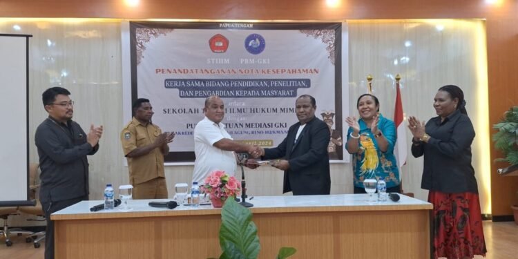 STIH Mimika dan Pusat Bantuan Mediasi GKI Tanda Tangan Nota Kesepahaman Bidang Pendidikan, Penelitian dan Pengabdian kepada Masyarakat