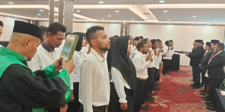 54 Panwas Distrik di Kabupaten Mimika Dilantik, Ketua Bawaslu Pesan Awasi Pilkada, Ini Tugas Negara yang Mulia