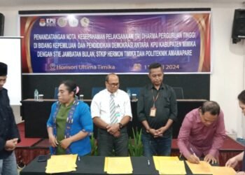 Sukseskan Pilkada 2024, KPU Mimika Teken MoU dengan Tiga Perguruan Tinggi di Timika