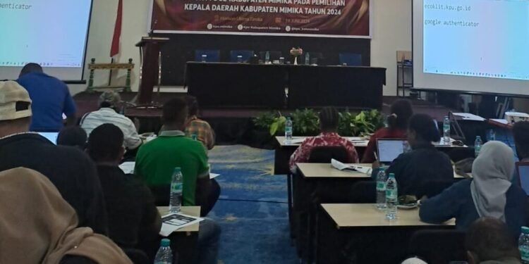 Gelar Bimtek Penggunaan Aplikasi e-Coklit kepada PPS, KPU Mimika Permudah Pencocokan dan Penelitian Data Pemilih