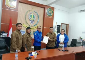 Kepala Bank Papua Cabang Timika Serahkan Bantuan Rp100 Juta Secara Simbolis, Dwi Cholifah Sebut Total Bantuan Sponsorship Rp225 Juta untuk Pelaksanaan MTQ XXX Tingkat Provinsi se-Tanah Papua