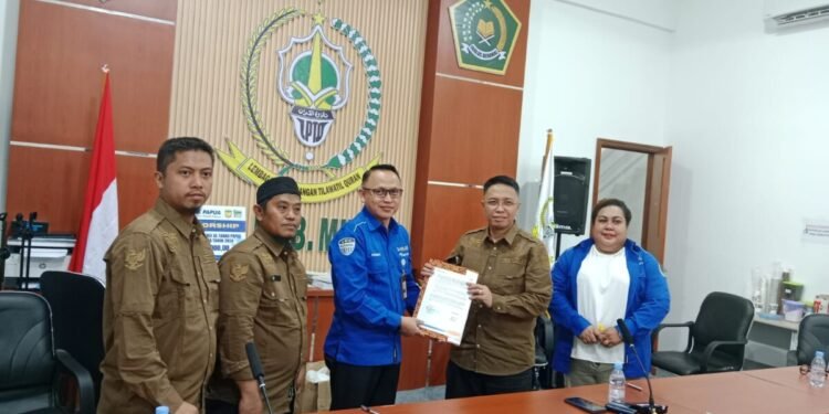 Kepala Bank Papua Cabang Timika Serahkan Bantuan Rp100 Juta Secara Simbolis, Dwi Cholifah Sebut Total Bantuan Sponsorship Rp225 Juta untuk Pelaksanaan MTQ XXX Tingkat Provinsi se-Tanah Papua
