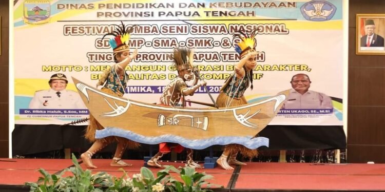 Lensa Foto Dinas Pendidikan dan Kebudayaan Provinsi Papua Tengah Gelar Festival Lomba Seni Siswa Nasional Tingkat Provinsi di Timika