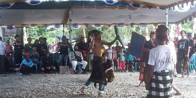 Ikatan Keluarga Lombok Kabupaten Mimika Gelar Grebeg Suro dan Sedekah Bumi di SP 5