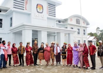Lensa Foto KPU Mimika Gelar Upacara Bendera Peringatan HUT RI ke-79