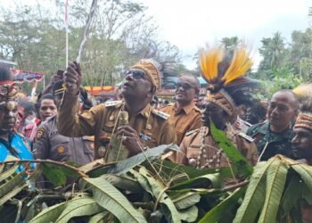 Perayaan HUT ke-48 Miktim Berlangsung Meriah, Dirangkaikan dengan Peresmian Kantor Distrik Secara Adat dan Pemerintah oleh Bupati Mimika
