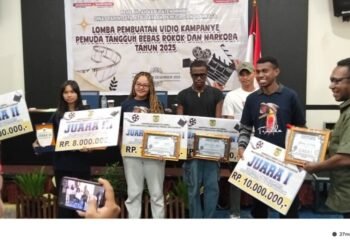 Pemkab Mimika Serahkan Hadiah Lomba Video Kampanye Bebas Rokok dan Narkoba 2025