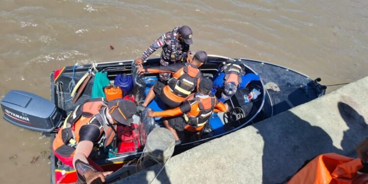 Perahu Ketinting Penumpang 7 Orang Tenggelam di Perairan Asmat, SAR Gabungan Lakukan Pencarian Korban