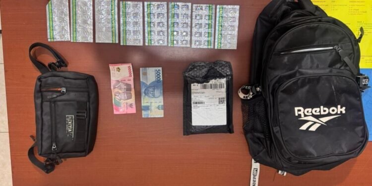 Edarkan Obat Keras Jenis Tramadol Seorang Pemuda Ditangkap Sat ResNarkoba Polres Mimika