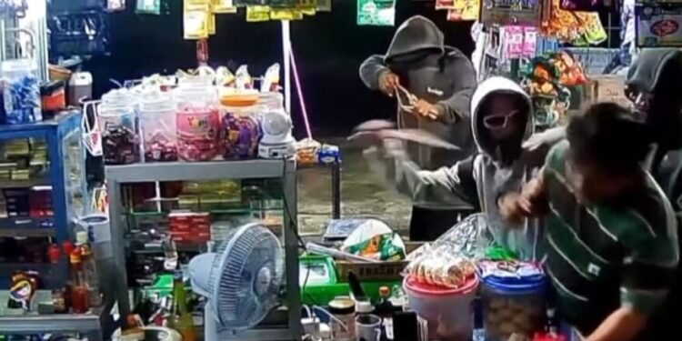 Viral Video Tiga Orang Rampas HP dan Uang Penjaga Kios di Mimika
