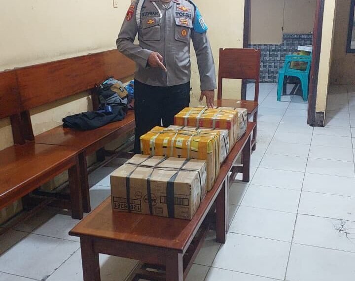 Personel Polsek Pomako Amankan 80 Liter Miras Sopi Dari Penumpang Kapal Sabuk Nusantara 75