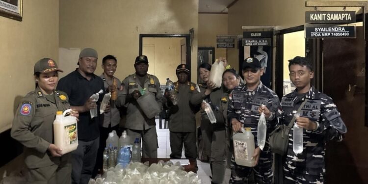 Lagi, Polsek Pelabuhan Poumako dan Personil Gabungan Amankan Miras Sopi Dari Penumpang Kapal