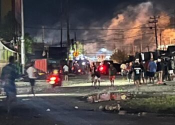 Pendulang Kembali Blokade Jalan Ahmad Yani Gorong-gorong, Polisi Bubarkan Paksa Dengan Gas Air Mata