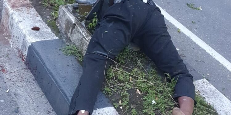 Seorang Pria Meninggal Didunia Setelah Tabrak Pembatas di Jalan Cendrawasih Timika