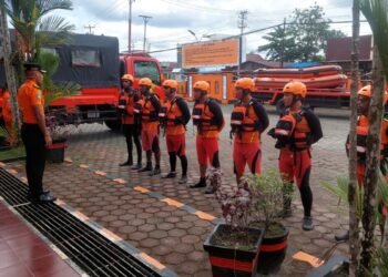 Speed Boat Rombongan Puskesmas Agimuga Kehabisan BBM Terombang-ambing di Perairan Puriri