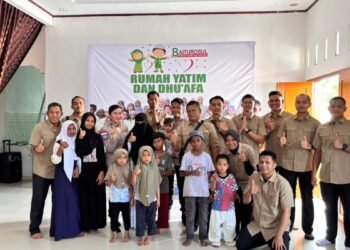 Satgas Damai Cartenz Lakukan Pendekatan Humanis Bersama Anak-anak di Mimika