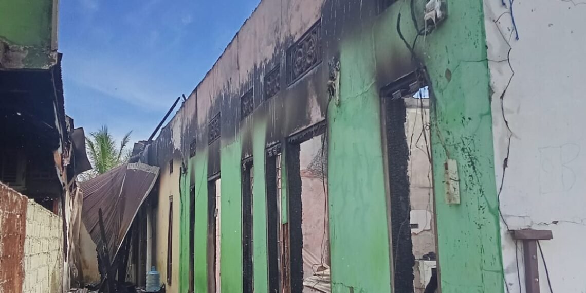 Diduga Akibat Tangki Bensin Motor Bocor Tiga Rumah Petak Dijalan Baru Mimika Hangus Terbakar