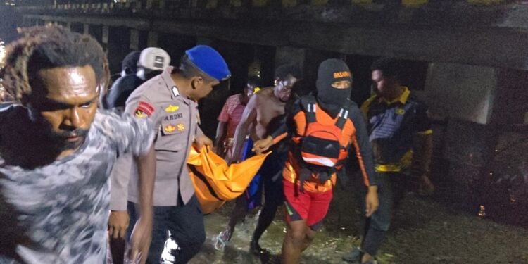 Pemancing Yang Jatuh Dari Dermaga Pelabuhan Poumako Mimika Ditemukan Meninggal Dunia