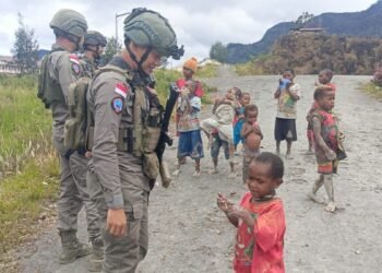 Satgas Ops Damai Cartenz Lakukan Patroli Dialogis di Intan Jaya