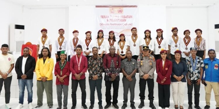 Pengurus PMKRI Timika Resmi Dilantik, Ketua DPRK Primus Natikapereyau Ajak Lakukan Pengkaderan Generasi Muda Asli Papua