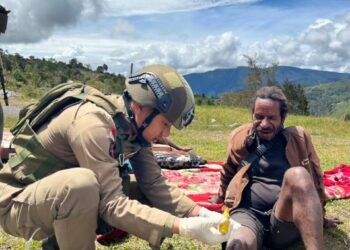 Satuan Tugas Operasi Damai Cartenz Gelar Patroli Humanis dan Pelayanan Kesehatan di Distrik Sinak, Kabupaten Puncak