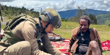 Satuan Tugas Operasi Damai Cartenz Gelar Patroli Humanis dan Pelayanan Kesehatan di Distrik Sinak, Kabupaten Puncak